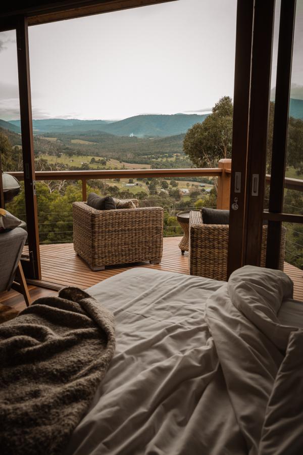Wake up and relax in bed with magnificnet mountain views